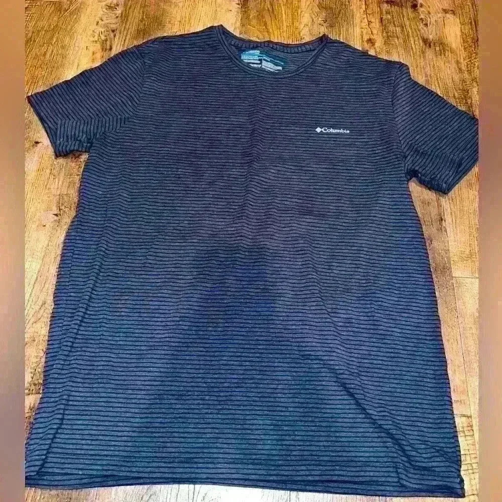 Columbia short sleeve blue stripe shirt